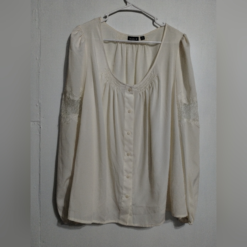 Allen B By Allen Schwartz Cream Button-Up Blouse (XL)